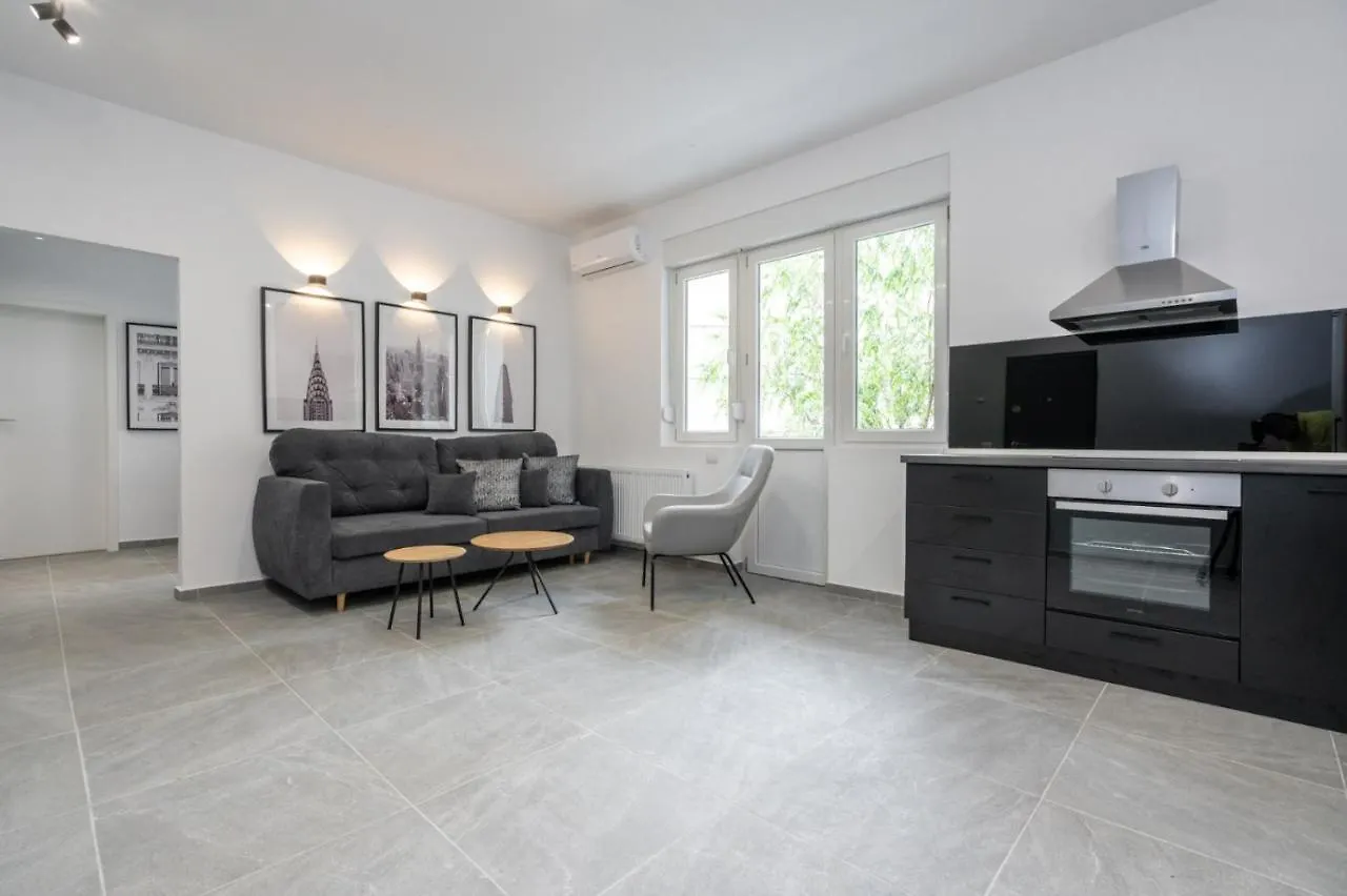 Relax Apartament In Piata Universitatii Bucharest 0*,  Romania