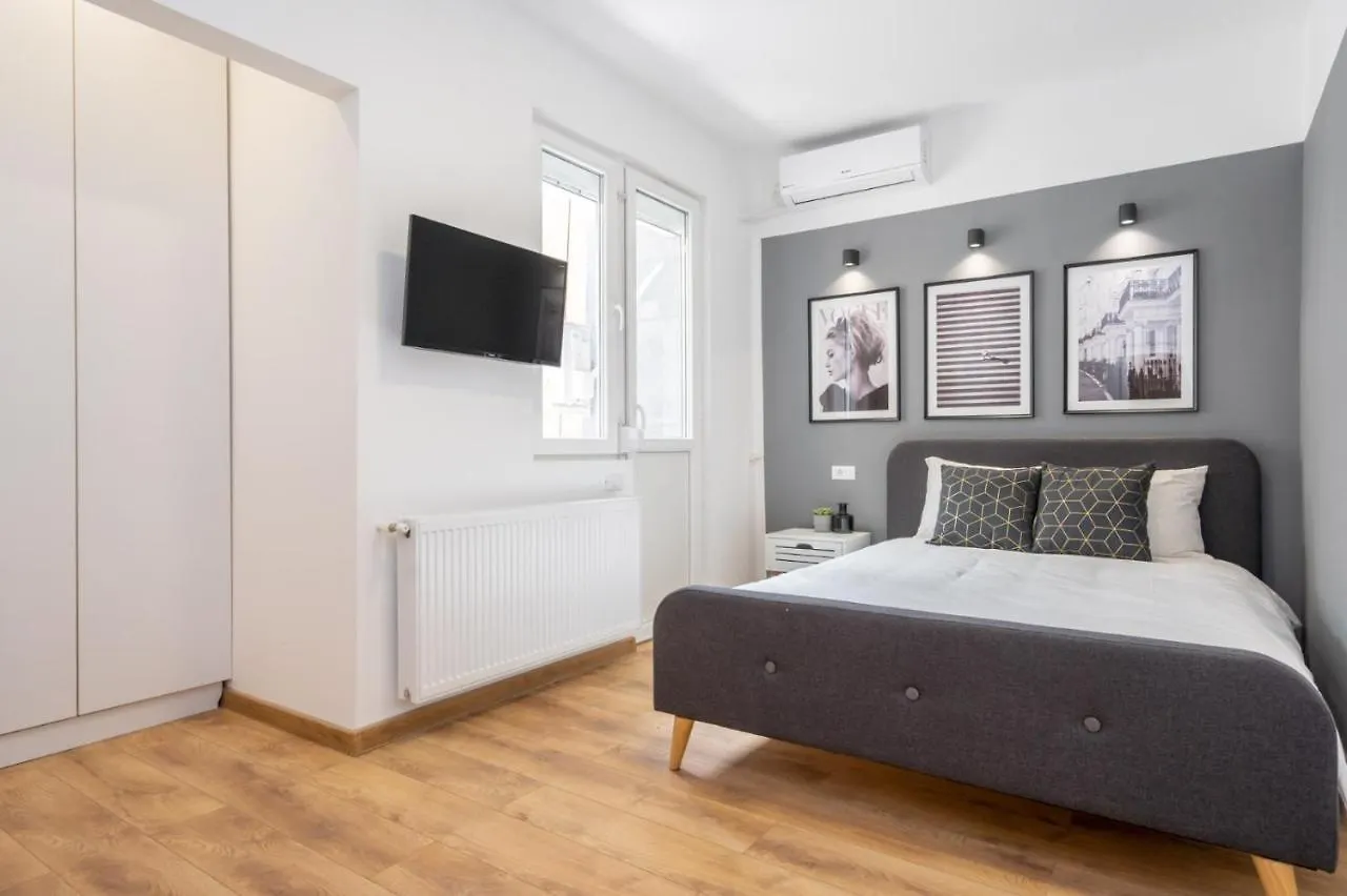 Relax Apartament In Piata Universitatii Bucharest Apartment