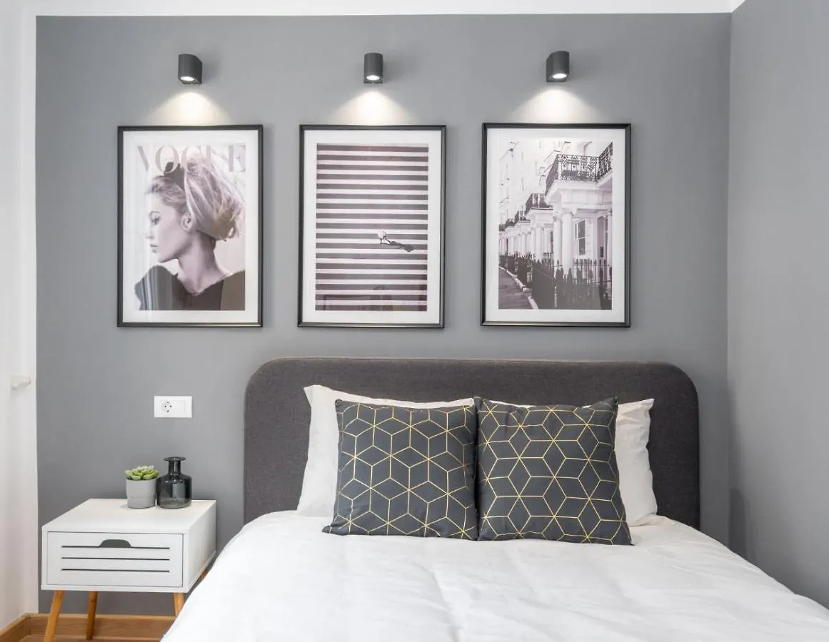 Relax Apartament In Piata Universitatii Bucharest Apartment
