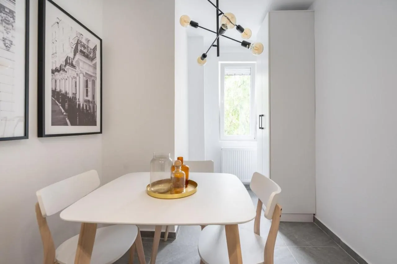 Relax Apartament In Piata Universitatii Bucharest Romania